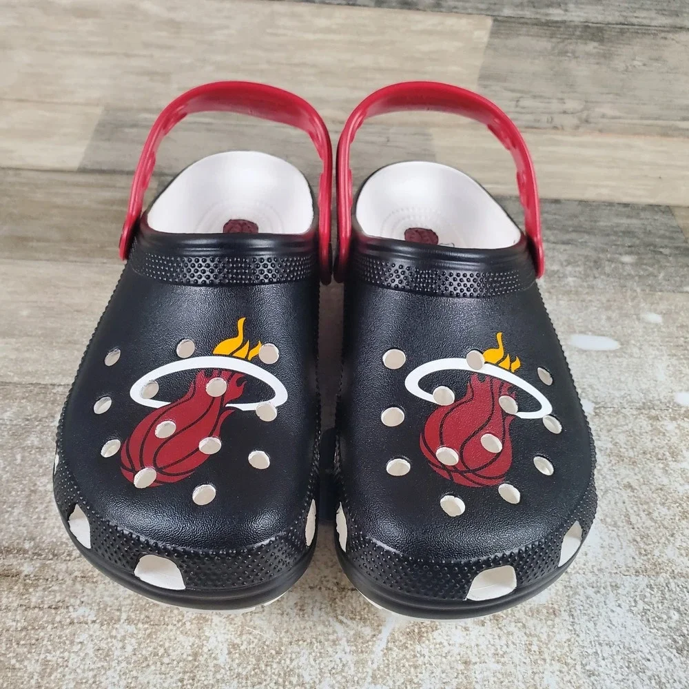 Crocs NBA Miami Heat Classic Clogs Womens Sz 8 Sandals Black Slingback Round Toe
